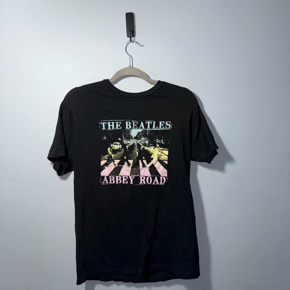 Garage Black The Beatles Abbey Road Graphic Tee shirt Size Small EUC
